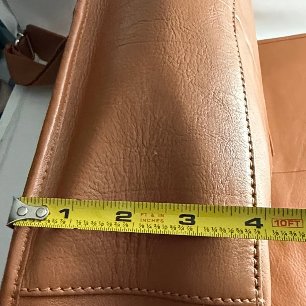 Osprey London Pebble Beach Concours d'Elegance Tan Leather Messenger Bag